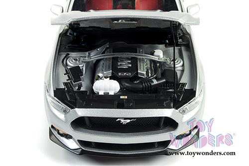 Auto World - Muscle Cars USA | Ford Mustang GT Hard Top (2017, 1/18 scale diecast model car, Silver) AW237