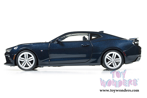 Auto World - Muscle Cars USA | Chevy&reg; Camaro&reg; SS&trade; 50th Anniversary Hardtop (2016, 1/18 scale diecast model car, Blue Velvet) AW239