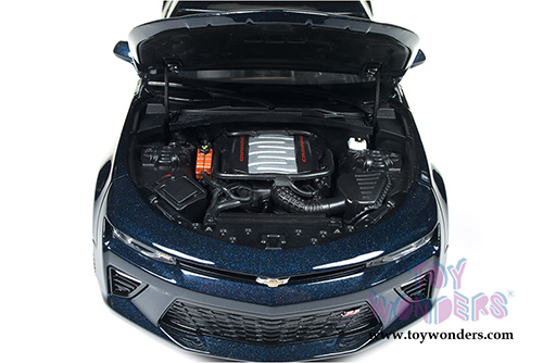 Auto World - Muscle Cars USA | Chevy&reg; Camaro&reg; SS&trade; 50th Anniversary Hardtop (2016, 1/18 scale diecast model car, Blue Velvet) AW239