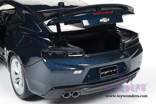 Auto World - Muscle Cars USA | Chevy&reg; Camaro&reg; SS&trade; 50th Anniversary Hardtop (2016, 1/18 scale diecast model car, Blue Velvet) AW239