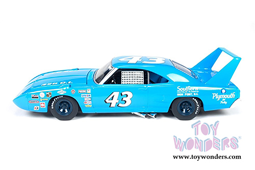 Auto World - Plymouth Superbird #43 Race Car (1970, 1/24 scale diecast model car, Light Blue) AW24002