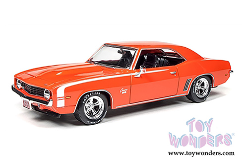 Auto World - Custom Chevy Camaro SS Hard Top (1969, 1/24 scale diecast model car, Orange) AW24004