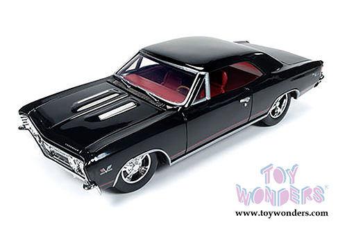 Auto World - Chevy Chevelle SS Hardtop (1967, 1/24 scale diecast model car, Tuxedo Black) AW24006