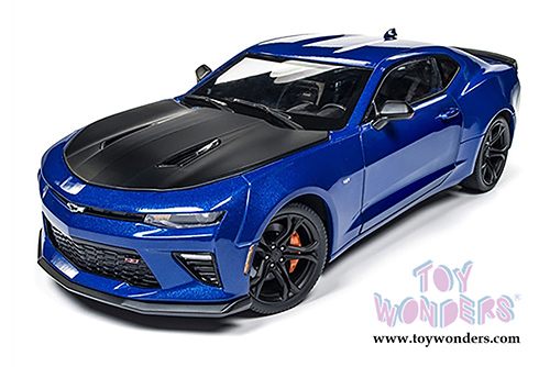 Auto World - Muscle Cars USA | Chevy&reg; Camaro&reg; SS&trade; 1LE 50th Anniversary Hardtop (2017, 1/18 scale diecast model car, Hyper Blue) AW241