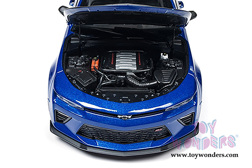 Auto World - Muscle Cars USA | Chevy&reg; Camaro&reg; SS&trade; 1LE 50th Anniversary Hardtop (2017, 1/18 scale diecast model car, Hyper Blue) AW241