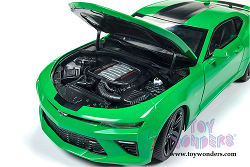 Auto World - Muscle Cars USA | Chevy&reg; Camaro&reg; SS&trade; Hardtop (2017, 1/18 scale diecast model car, Green) AW244 MAP: $84.95