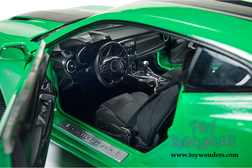 Auto World - Muscle Cars USA | Chevy&reg; Camaro&reg; SS&trade; Hardtop (2017, 1/18 scale diecast model car, Green) AW244 MAP: $84.95
