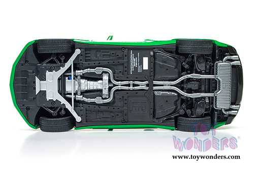 Auto World - Muscle Cars USA | Chevy&reg; Camaro&reg; SS&trade; Hardtop (2017, 1/18 scale diecast model car, Green) AW244 MAP: $84.95