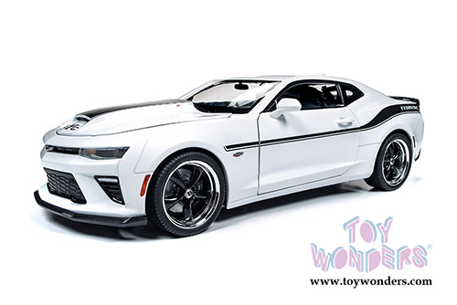 Auto World Muscle Cars USA | Yenko&reg; Stage II Chevrolet&reg; Camaro&reg; Hardtop (2018, 1/18 scale diecast model car, White) AW253
