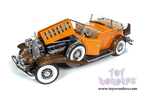 Auto World - Cadillac&reg; V16 Sports Phaeton Convertible (1932, 1/18 scale diecast model car, Orange) AW264