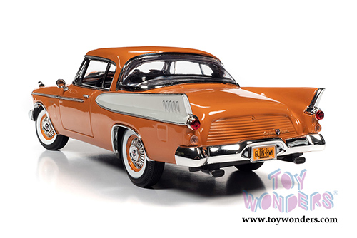 Auto World - Studebaker Golden Hawk Hardtop (1957, 1/18 scale diecast model car, Coppertone Orange/White) AW270