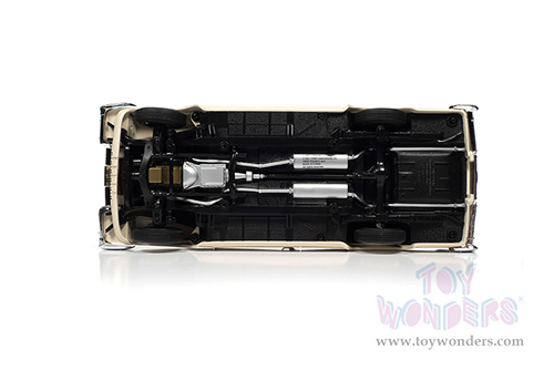 Auto World - Plymouth Fury Hardtop (1957, 1/18 scale diecast model car, Sand Dune White/Gold) AW272