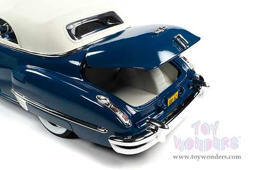 Auto World - Cadillac&reg; Series 62 Soft Top (1947, 1/18 scale diecast model car, Beldon Blue) AW274