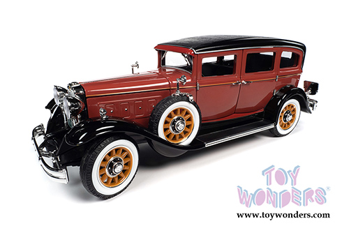 Auto World - Peerles Master 8 Sedan (1931, 1/18 scale diecast model car, Cinnamon/Black) AW284