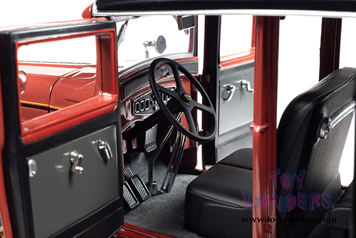 Auto World - Peerles Master 8 Sedan (1931, 1/18 scale diecast model car, Cinnamon/Black) AW284