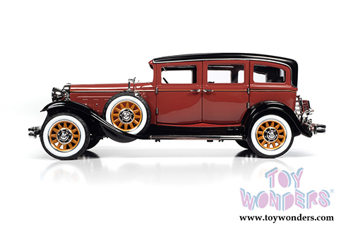 Auto World - Peerles Master 8 Sedan (1931, 1/18 scale diecast model car, Cinnamon/Black) AW284
