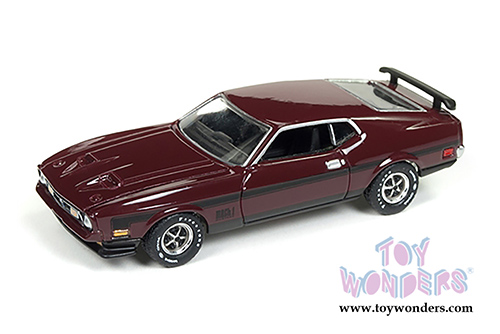 Auto World - Vintage Muscle | Ford Mustang Mach 1 Hard Top (1972,1/64 scale diecast model car, Maroon) AWSP011/24A