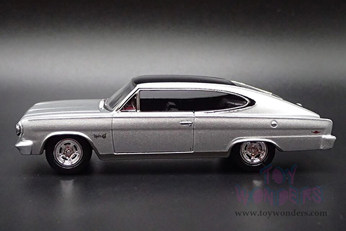 Auto World Deluxe - AMC Rambler Marlin "Vintage Luxury" (1965, 1/64 scale diecast model car, Marlin Silver) AWSP157/24