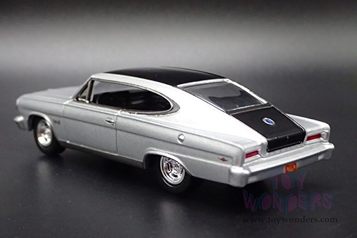 Auto World Deluxe - AMC Rambler Marlin "Vintage Luxury" (1965, 1/64 scale diecast model car, Marlin Silver) AWSP157/24