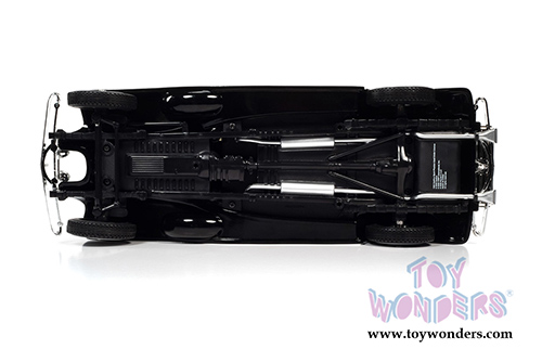 Auto World - MONOPOLY Cadillac V16 Sport Phaeton Convertible with Mr. Monopoly Figure (1932, 1/18 scale diecast model car, Cream/Black) AWSS127