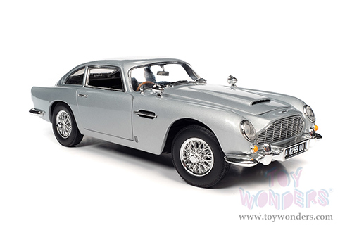 Auto World Silver Screen Machines | Aston Martin DB5 Coupe RHD (Right Hand Drive) - James Bond 007 "No Time To Die" (1965, 1/18 scale diecast model car, Silver Birch Metallic) AWSS131