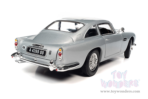 Auto World Silver Screen Machines | Aston Martin DB5 Coupe RHD (Right Hand Drive) - James Bond 007 "No Time To Die" (1965, 1/18 scale diecast model car, Silver Birch Metallic) AWSS131