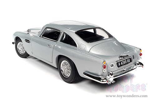 Auto World Silver Screen Machines | Aston Martin DB5 Coupe RHD (Right Hand Drive) - James Bond 007 "No Time To Die" (1965, 1/18 scale diecast model car, Silver Birch Metallic) AWSS131