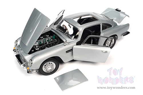 Auto World Silver Screen Machines | Aston Martin DB5 Coupe RHD (Right Hand Drive) - James Bond 007 "No Time To Die" (1965, 1/18 scale diecast model car, Silver Birch Metallic) AWSS131