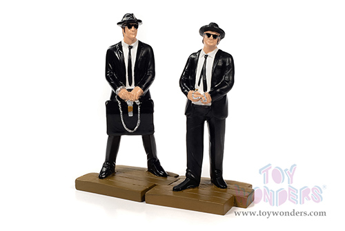 Auto World - Dodge Monaco "Bluesmobile" with Loud Speaker (Dirty) with Jake and Elwood Blues Figures "The Blues Brothers" (1980) Movie (1974, 1/18 scale diecast model car, Black/White) AWSS133