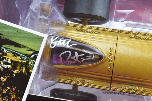 Auto World Silver Screen Machines - George Barris' Drag-u-la "The Munsters" with Butch Patrick Signature (1/18 scale diecast model car, Gold) AWSS139
