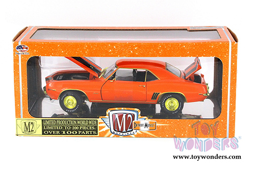 Castline M2 Machines Detroit-Muscle Premium - Chevy Camaro Z28 CHASE Hard Top (1969, 1/24 scale diecast model car, Orange) CC40300/48OR