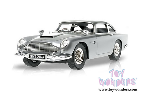 Mattel Hot Wheels - James Bond's Goldfinger Aston Martin DB5 Hard Top (1/18 scale diecast model car, Silver) CMC95