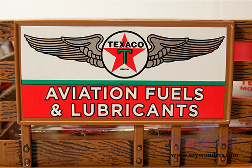 Auto World - Texaco® Oil Chevrolet® Stake Bed Truck (1957, 1/25 scale diecast model car, Metal/Red) CP7506