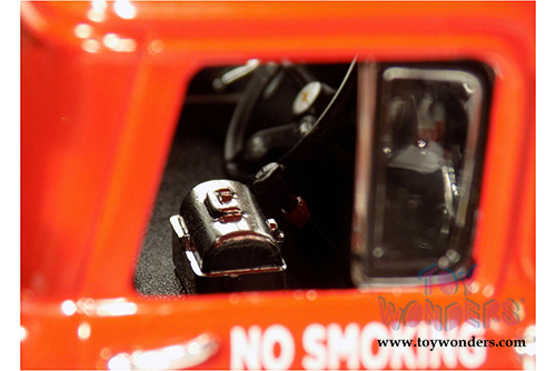 Auto World - Texaco® Oil Chevrolet® Stake Bed Truck (1957, 1/25 scale diecast model car, Metal/Red) CP7506