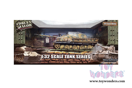 Forces of Valor - German Tank Destroyer Sd.Kfz.173 Jagdpanther Ausf.G1 (With Zimmerit) (1/32 scale diecast model car, Camouflage Desert) FOV-801007A