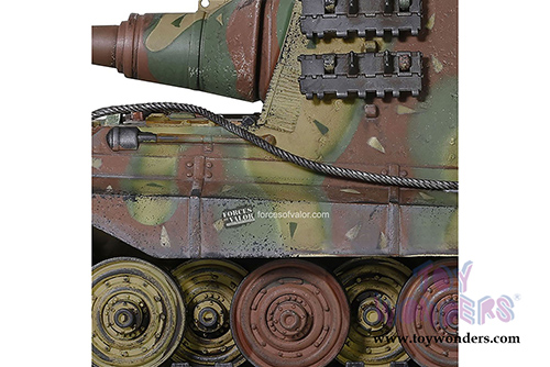 Forces of Valor - German Heavy Tank Destroyer Sd.Kfz.186 Jagdtiger (With Henschel suspension & Road Wheels) (1/32 scale diecast model car, Camouflage Forest) FOV-801024A