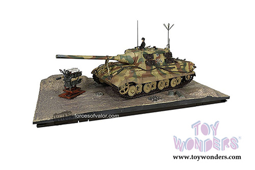 Forces of Valor - German Heavy Tank Destroyer Sd.Kfz.186 Jagdtiger (With Ferdinand Design Bogie & Road Wheel) (1/32 scale diecast model car, Camouflage Forest) FOV-801065A