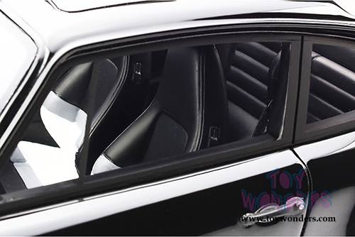 GT Spirit - Porsche 911 Turbo S Hard Top (1/18 scale resin model car, Black) GT178