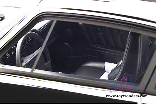 GT Spirit - Porsche 911 Turbo S Hard Top (1/18 scale resin model car, Black) GT178