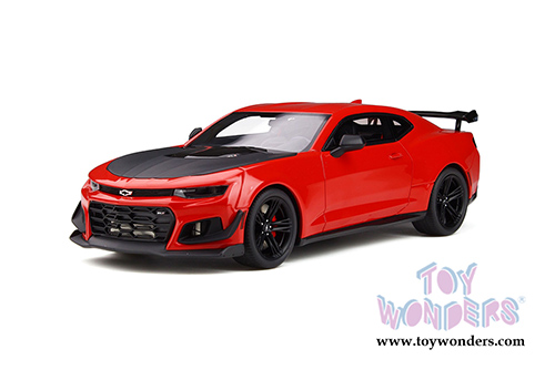 GT Spirit - Chevrolet&reg; Camaro&reg; Zl1 1Le (2017, 1/18 scale resin model car, Hot Red) GT241