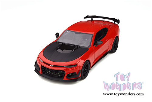 GT Spirit - Chevrolet&reg; Camaro&reg; Zl1 1Le (2017, 1/18 scale resin model car, Hot Red) GT241