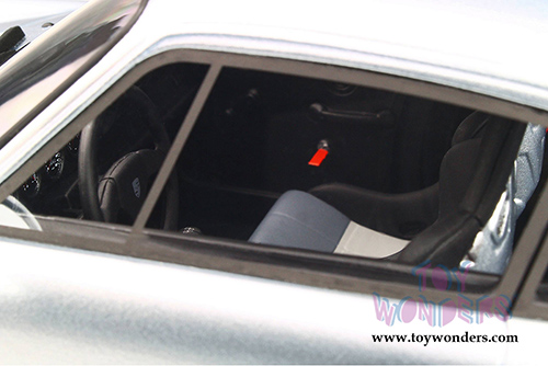 GT Spirit - Porsche 911 Carrera RS 3.8 Hardtop (1993, 1/18 scale resin model car, Polar Silver) GT735