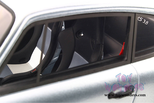 GT Spirit - Porsche 911 Carrera RS 3.8 Hardtop (1993, 1/18 scale resin model car, Polar Silver) GT735