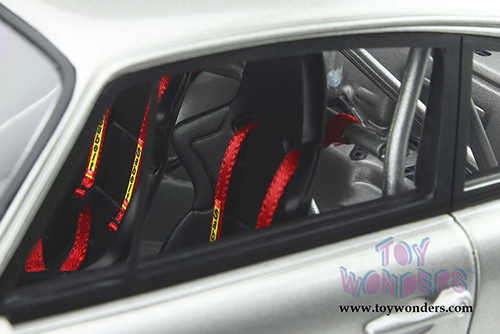 GT Spirit - Porsche 911 Carrera RS Club Sport (1995, 1/18 scale resin model car, Arctic Silver) GT739