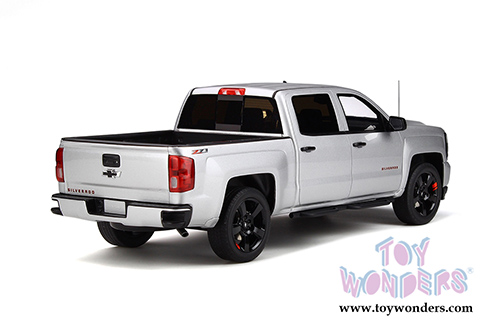 GT Spirit - Chevrolet&reg; Silverado Pickup Truck Redline Edition (2018, 1/18 scale resin model car, Silver Ice Metallic) GT785