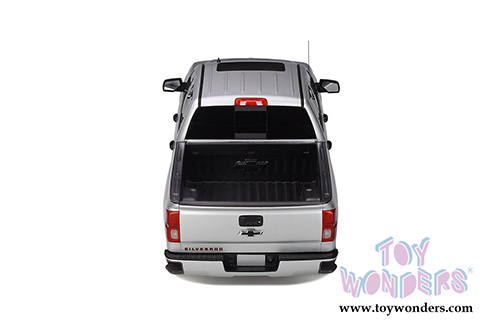 GT Spirit - Chevrolet&reg; Silverado Pickup Truck Redline Edition (2018, 1/18 scale resin model car, Silver Ice Metallic) GT785