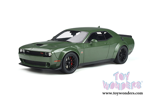 GT Spirit - Dodge Challenger R/T Scat Pack Widebody Hardtop (2019, 1/18 scale resin model car, F8 Green) GT815