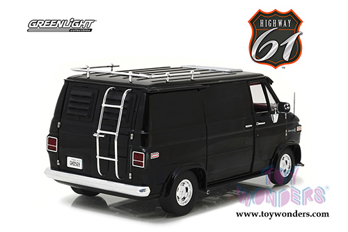 Greenlight Highway 61 - Chevrolet&reg; G-Series Van (1976, 1/18 scale diecast model car, Black) HWY18002