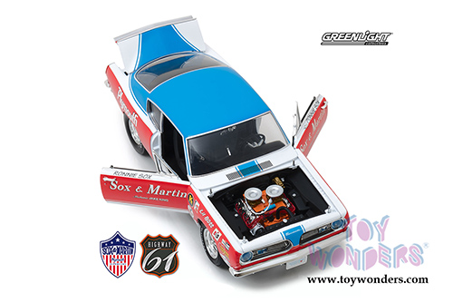 Greenlight Highway 61 - Sox & Martin Plymouth Barracuda Hardtop (1968, 1/18 scale diecast model car, Red/Blue/White) HWY18003