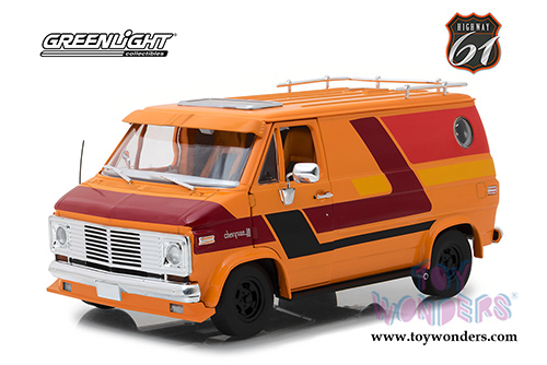 Greenlight Highway 61 - Chevrolet&reg; G-Series Van (1976, 1/18 scale diecast model car, Orange) HWY18012